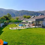 빌라 Luxury Detached With Large Garden And Private Pool In Goecek Inlice *