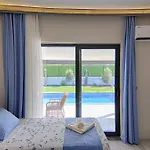 빌라 Luxury Detached With Large Garden And Private Pool In Goecek Inlice *