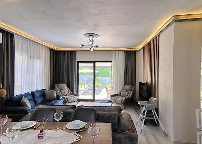 Luxury Detached With Large Garden And Private Pool In Goecek Inlice * 费特希耶