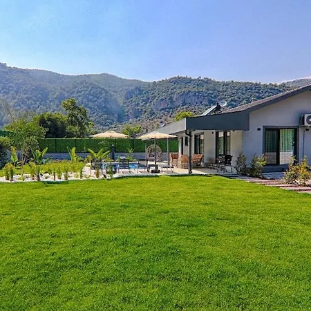Villa Luxury Detached With Large Garden And Private Pool In Goecek Inlice *