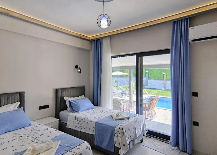 Villa Luxury Detached With Large Garden And Private Pool In Goecek Inlice *