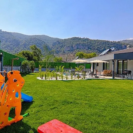 Vila Luxury Detached With Large Garden And Private Pool In Goecek Inlice