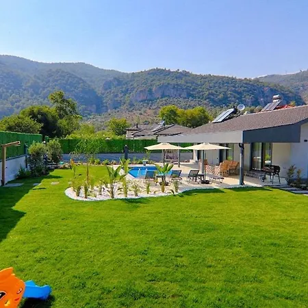 Vila Luxury Detached With Large Garden And Private Pool In Goecek Inlice *