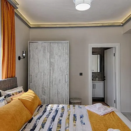 Luxury Detached With Large Garden And Private Pool In Goecek Inlice Vila