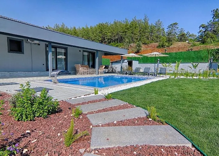 Luxury Detached With Large Garden And Private Pool In Goecek Inlice Villa *
