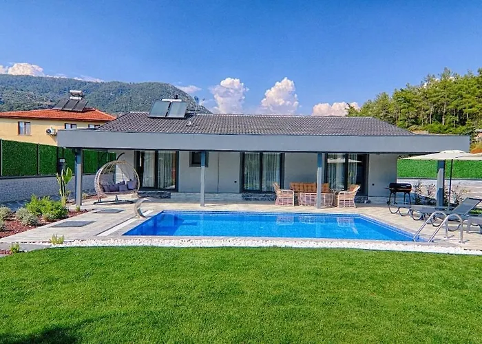 Luxury Detached With Large Garden And Private Pool In Goecek Inlice *