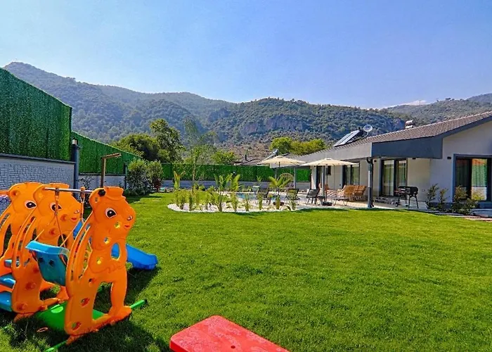 Villa Luxury Detached With Large Garden And Private Pool In Goecek Inlice