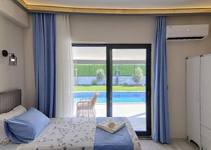 Вилла Luxury Detached With Large Garden And Private Pool In Goecek Inlice *